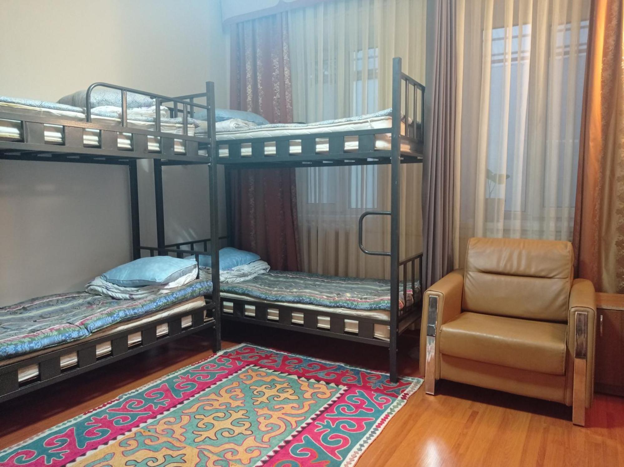 Kgb Home Hostel 비슈케크 외부 사진